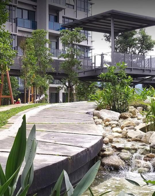 Pangsapuri Ultra Luxury In Center Astoria *