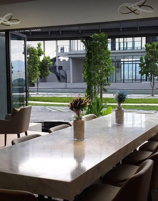 Pangsapuri Ultra Luxury In Center Astoria *